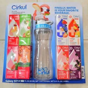 Cirkul 22 oz bottle with 8 flavors